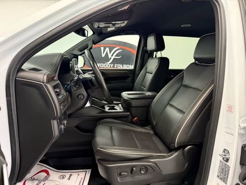 Used 2024 Chevrolet Suburban Premier image 12