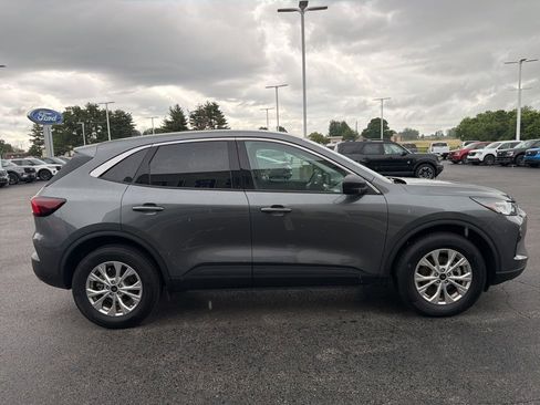 Used 2023 Ford Escape Active AWD/4WD image 5