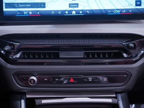 Used 2025 BMW 430i Convertible w/ Premium Package image 16