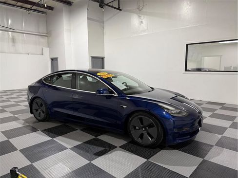 Used 2018 Tesla Model 3 Long Range image 1