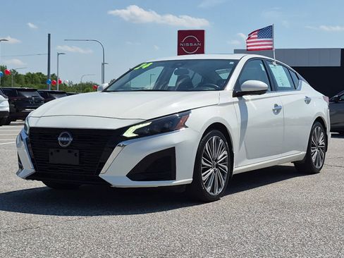 Used 2024 Nissan Altima 2.5 SL FWD image 1