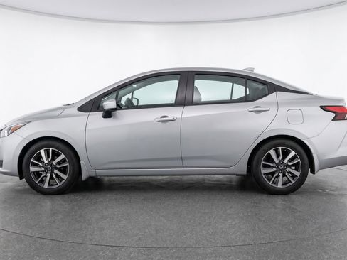 Used 2025 Nissan Versa SV FWD image 5