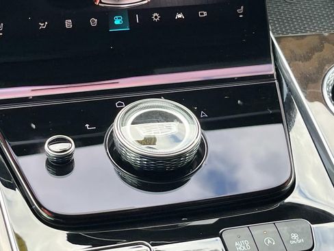 Certified 2025 Cadillac Escalade Sport Platinum image 38