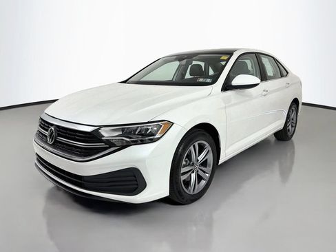 Used 2024 Volkswagen Jetta SE FWD image 3