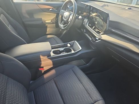 Used 2025 Chevrolet Equinox LT image 41