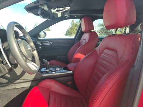 Used 2024 Alfa Romeo Giulia Veloce image 14