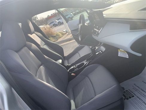 Used 2025 Toyota Corolla SE image 14