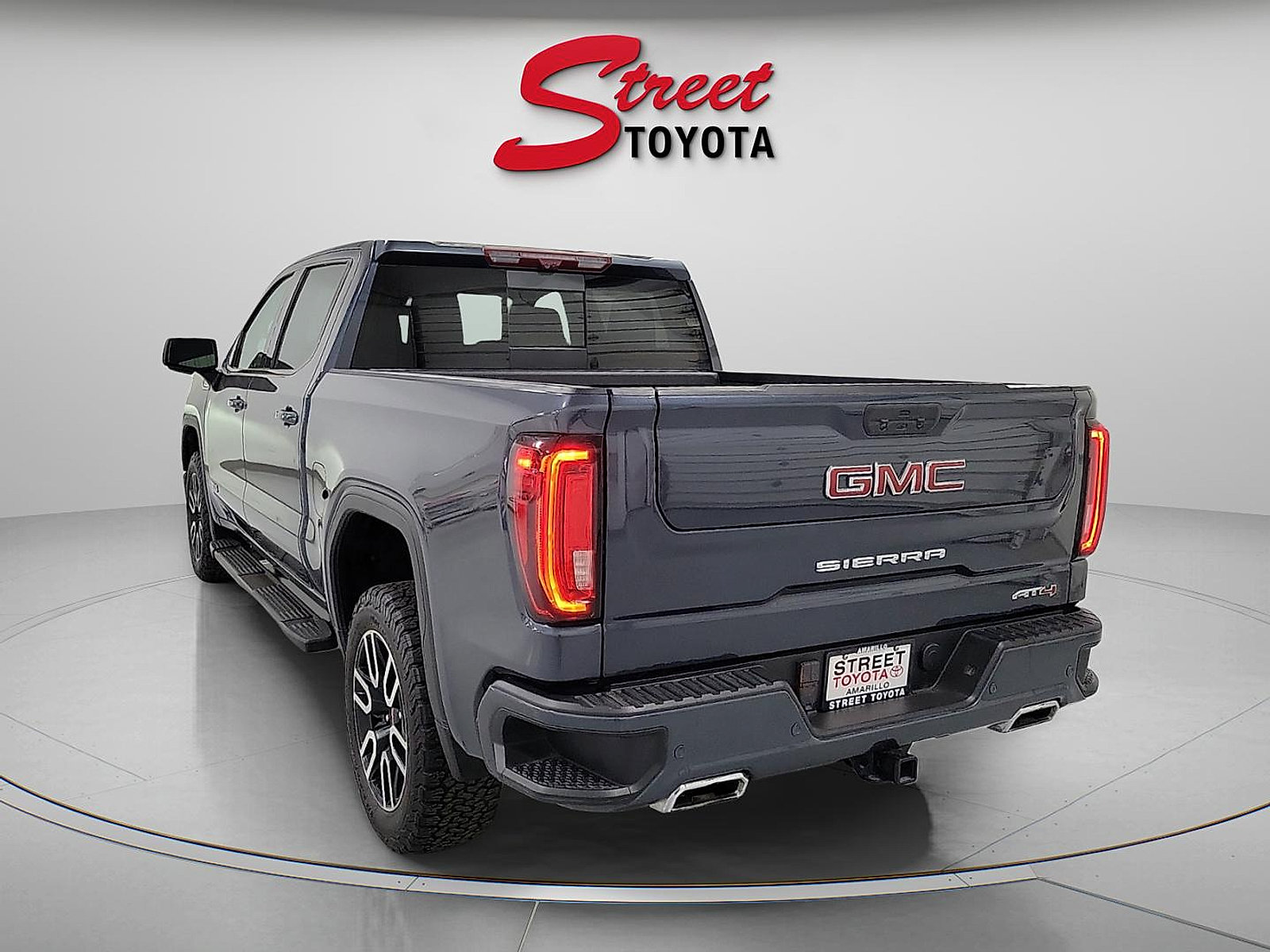 Used 2020 GMC Sierra 1500 AT4 w/ AT4 Premium Package AWD/4WD image 2