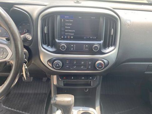 Used 2020 Chevrolet Colorado LT w/ LT Convenience Package AWD/4WD image 17