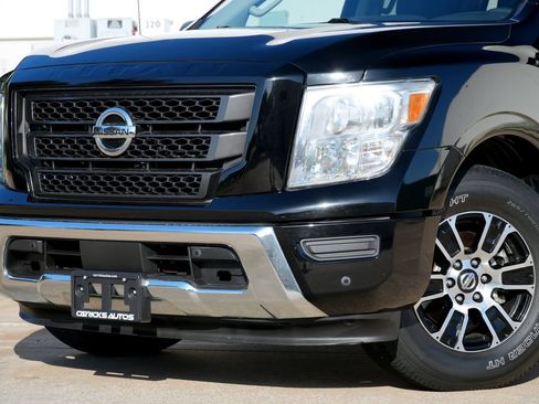 Used 2021 Nissan Titan SV w/ SV Convenience Package RWD image 21