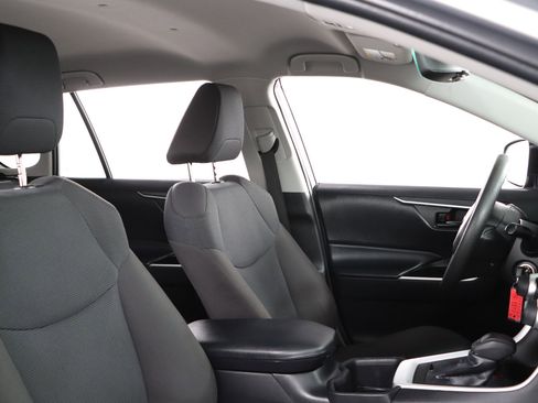 Used 2022 Toyota RAV4 LE image 26