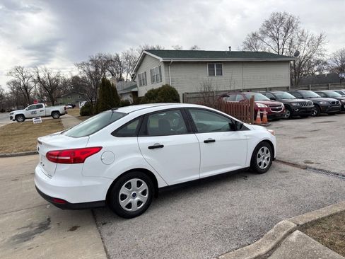 Used 2015 Ford Focus S image 9