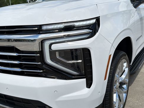 Used 2025 Chevrolet Suburban LT w/ Comfort Package image 10