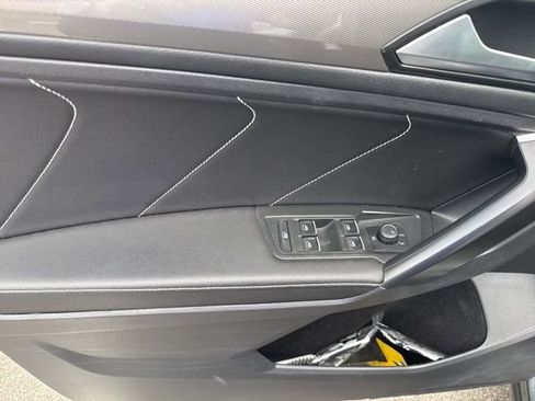 Used 2023 Volkswagen Tiguan SE R-Line image 18