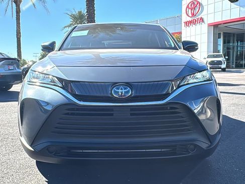 Used 2021 Toyota Venza LE w/ Carpet Mat Package (TMS) image 2