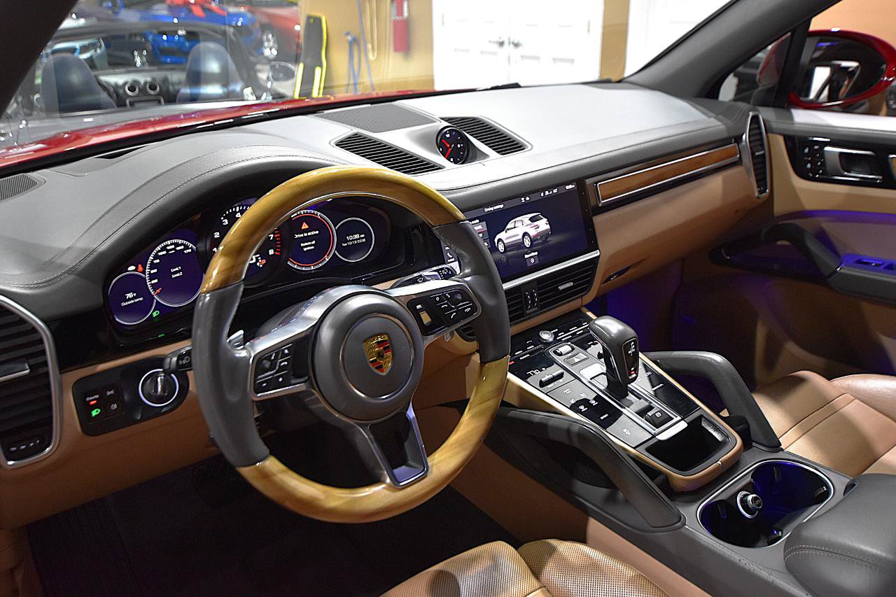 Used 2021 Porsche Cayenne AWD/4WD image 9
