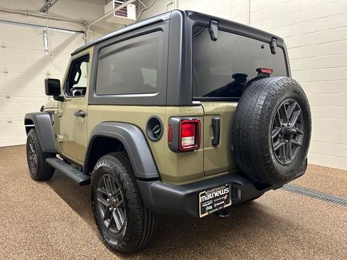 Used 2025 Jeep Wrangler Sport AWD/4WD image 4