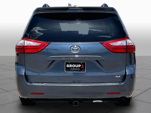 Used 2016 Toyota Sienna XLE FWD image 5