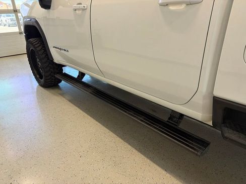 Used 2024 GMC Sierra 2500 AT4 w/ AT4 Premium Plus Package AWD/4WD image 13