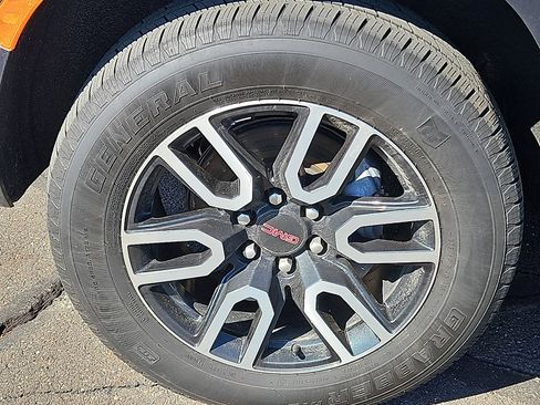 Used 2022 GMC Yukon AT4 AWD/4WD image 8