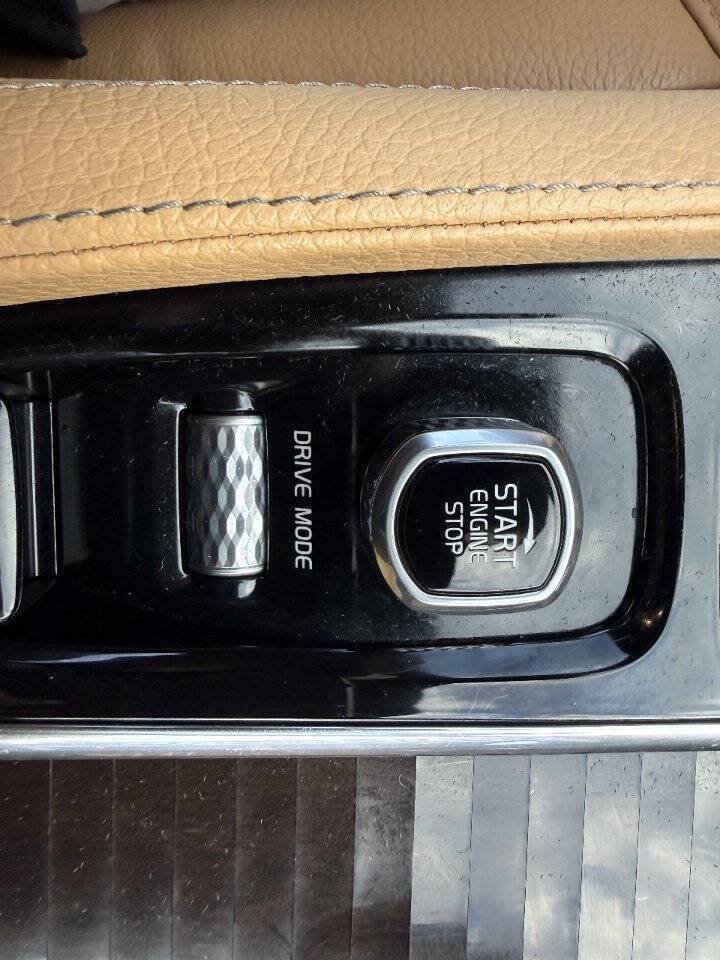 Used 2019 Volvo XC90 T6 Momentum w/ Advanced Package AWD/4WD image 27