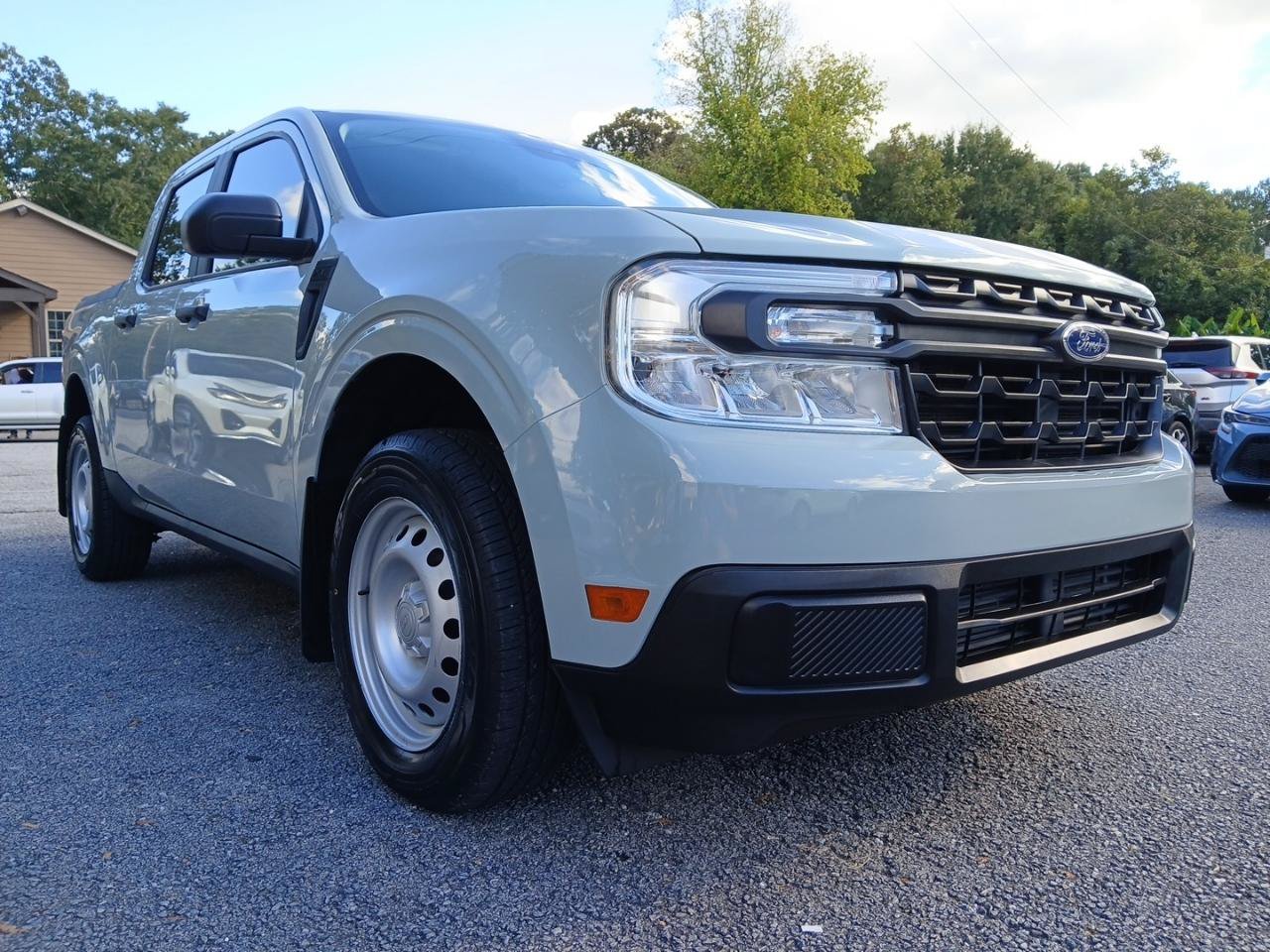 Used 2022 Ford Maverick XL FWD image 4
