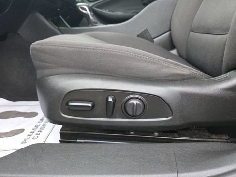 Used 2021 Chevrolet Malibu LT FWD image 18