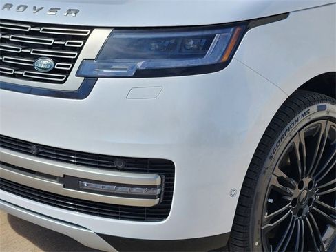 New 2026 Land Rover Range Rover SE image 5