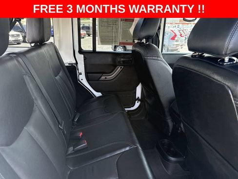 Used 2018 Jeep Wrangler Unlimited Sahara AWD/4WD image 23