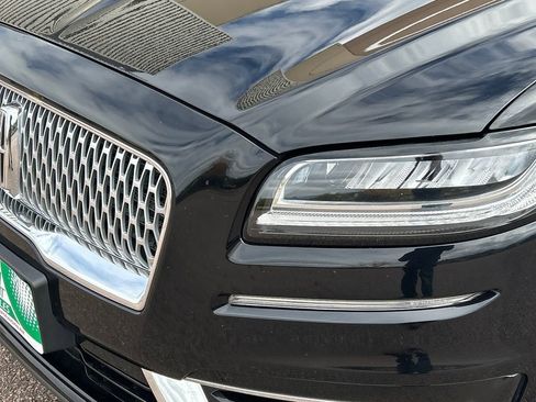 Used 2019 Lincoln Nautilus Reserve image 17