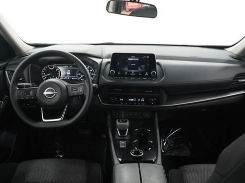 Used 2024 Nissan Rogue SV AWD/4WD image 16