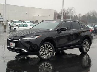 Certified 2023 Toyota Venza XLE video 2