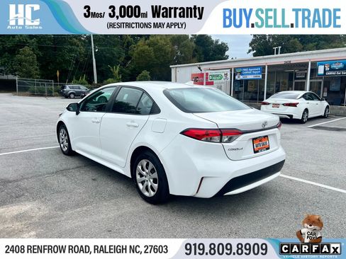 Used 2022 Toyota Corolla LE image 3