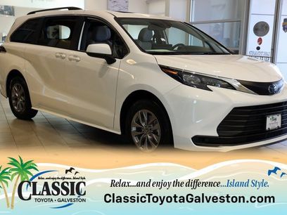 New 2025 Toyota Sienna LE