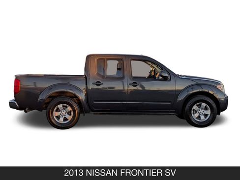 Used 2013 Nissan Frontier SV image 7