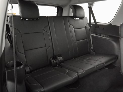 Used 2020 Chevrolet Suburban Premier image 24