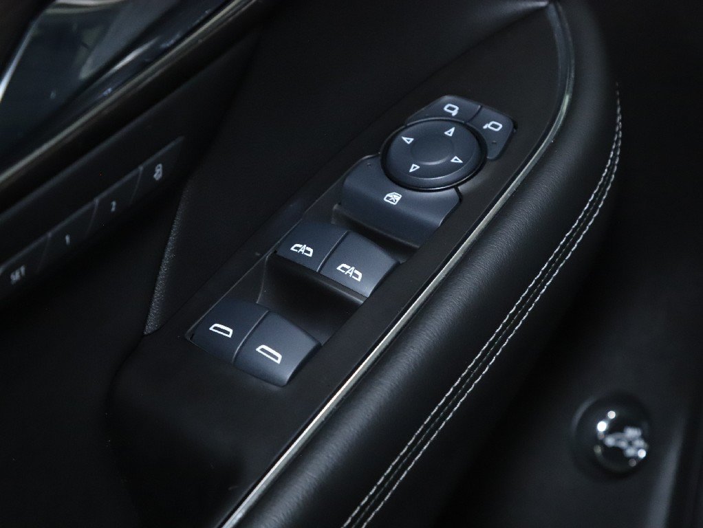 Used 2022 Buick Envision Avenir w/ Technology Package II AWD/4WD image 17