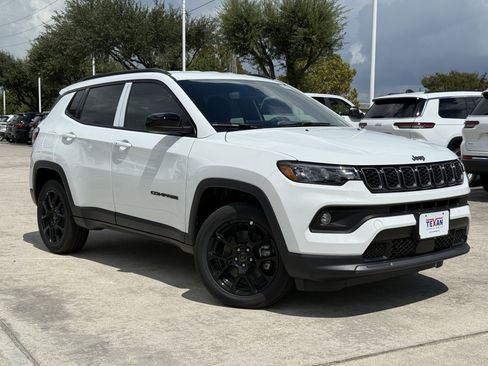 New 2026 Jeep Compass Latitude image 2