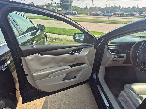 Used 2013 Cadillac XTS FWD image 17