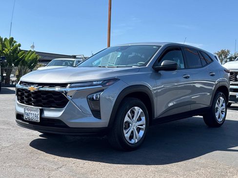 Used 2024 Chevrolet Trax LS FWD image 4