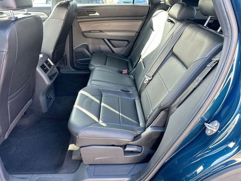 Used 2022 Volkswagen Atlas Cross Sport SE image 25