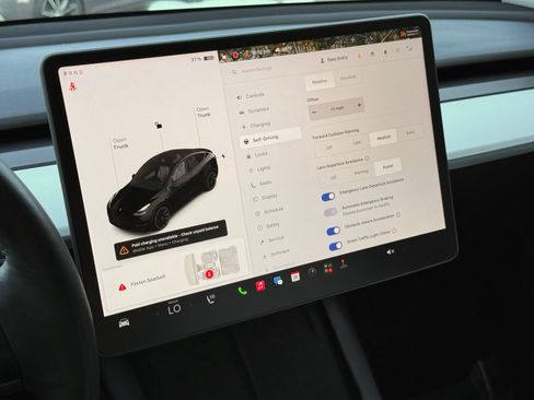 Used 2021 Tesla Model Y Long Range AWD/4WD image 38