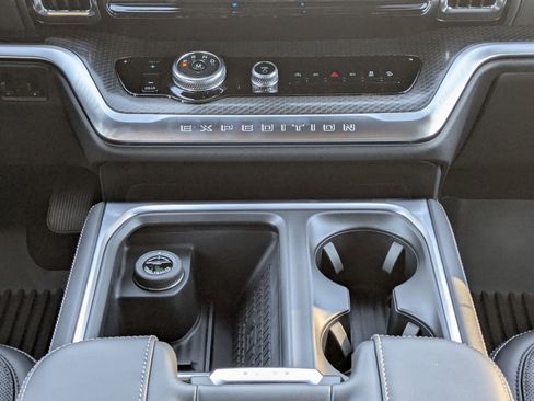 New 2025 Ford Expedition Platinum w/ Stealth Performance Package AWD/4WD image 20