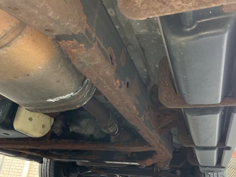 Used 2011 Chevrolet Suburban LT image 19