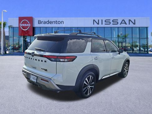 Certified 2023 Nissan Pathfinder Platinum AWD/4WD image 5