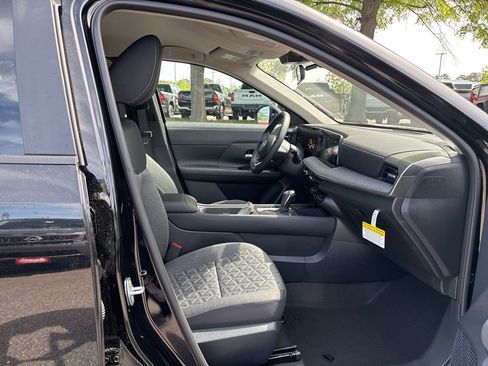 New 2026 Nissan Kicks SV w/ Charging Package image 17