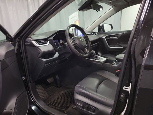 Used 2023 Toyota RAV4 XLE Premium AWD/4WD image 12