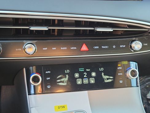 New 2026 Genesis GV70 2.5T Select image 11