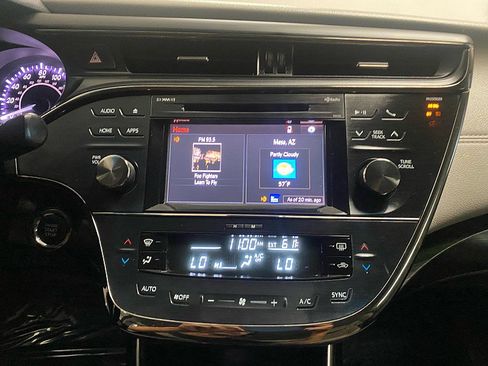 Used 2018 Toyota Avalon XLE Plus image 19