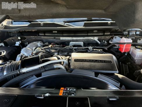 Used 2024 Chevrolet Silverado 2500 LT image 30